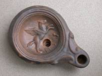 Lampe à huile gallo romaine, décor de Pégase, origine Montans